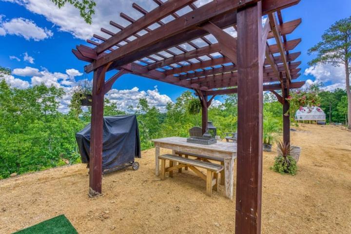 The Aries-A Stargazing, Luxury Glamping Tent Rogersville Exteriér fotografie